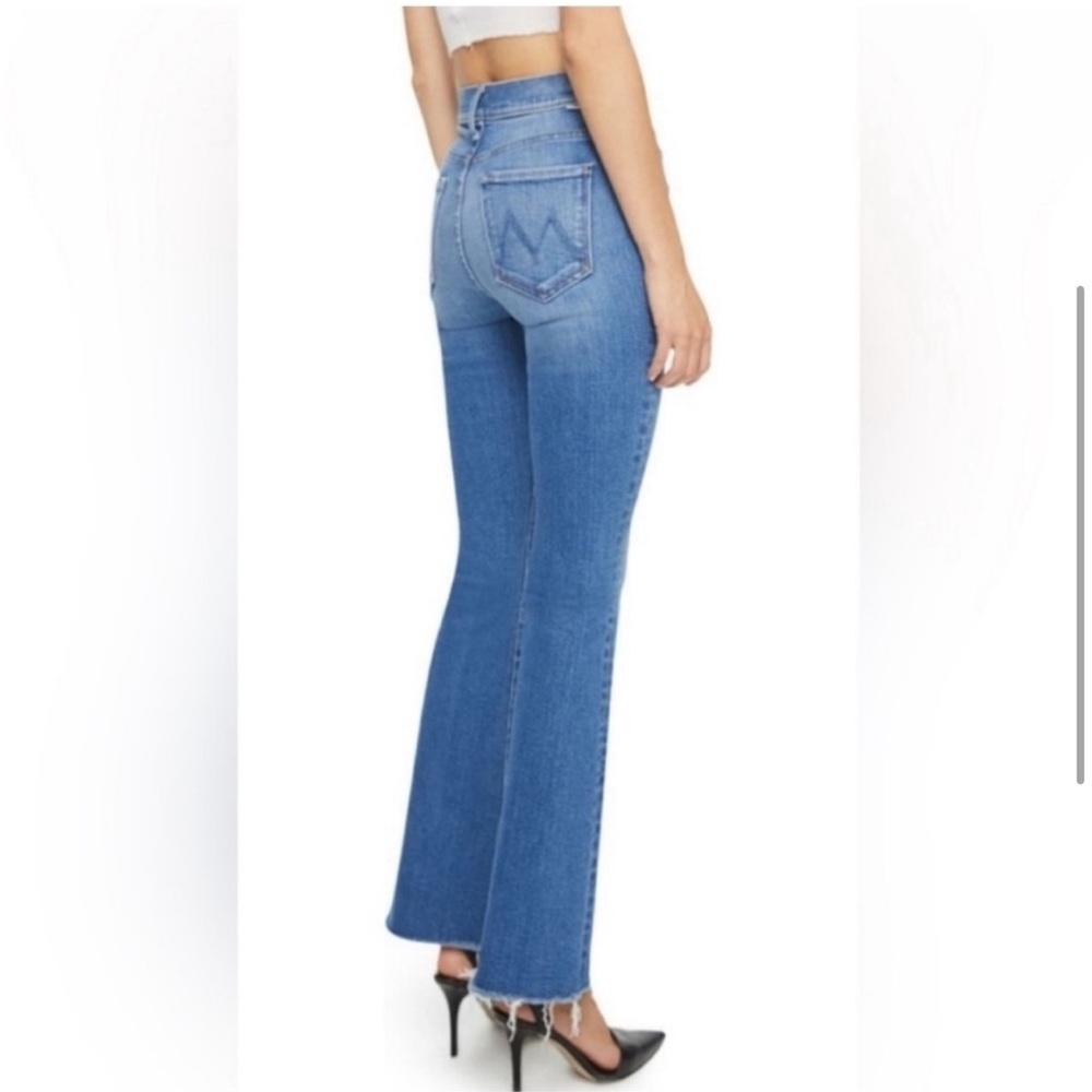 Mother the weekender
fray jeans size 28